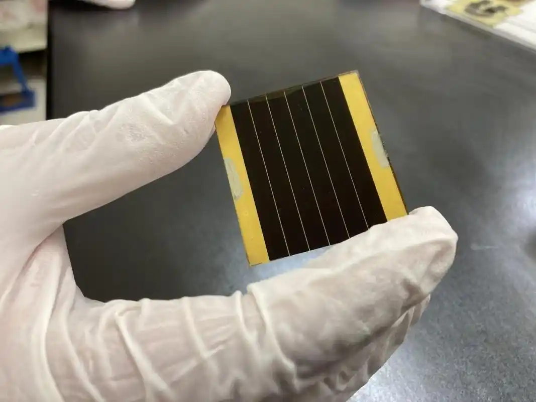 钙钛矿光伏电池厚度薄成本低效率高但存在课题