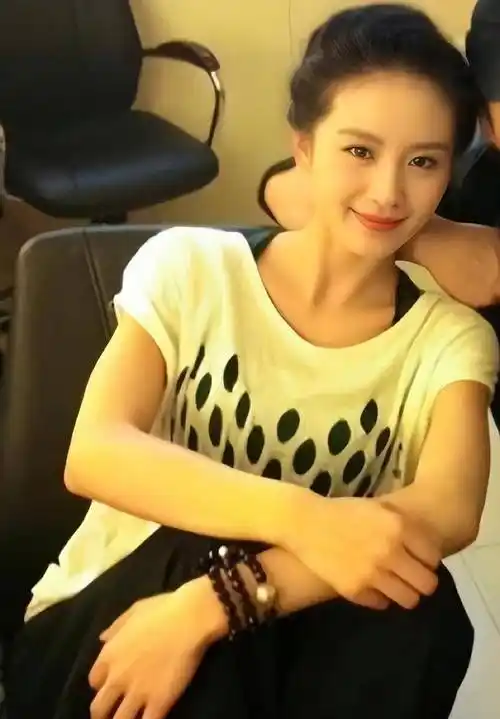 刘诗诗的早期老照片,果然真正的美女不会整容!_皮肤_清透_女孩