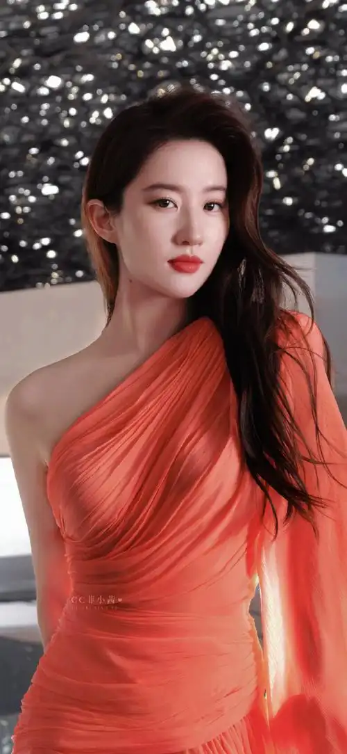 刘亦菲##刘亦菲阿布扎比旅拍##刘亦菲玫瑰故事##刘亦菲黄亦玫