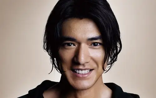 其实心动在下一盘很大的棋.