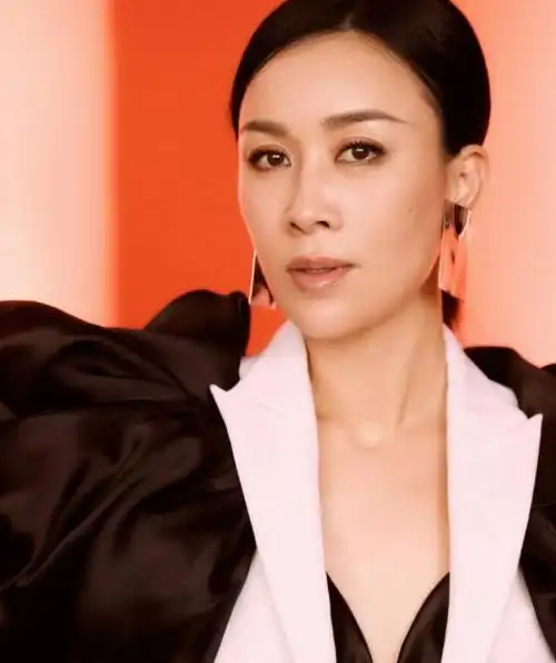 事实证明56岁的那英已经活成了一个笑话刀郎的报仇不晚