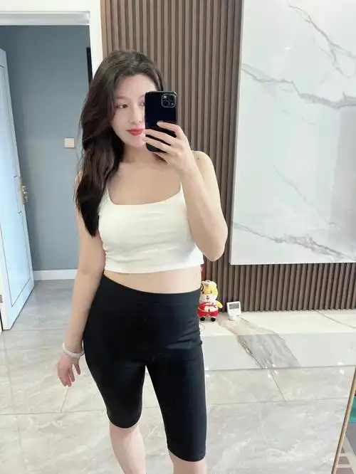 130斤孕妇正面照