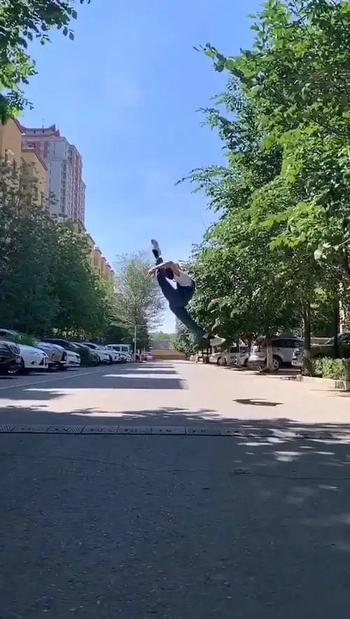 男孩子的一字马也不错91 希望你们喜欢