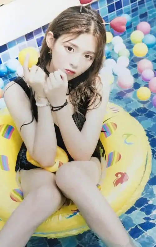 泳装照大比拼,火箭少女杨超越很可爱,snh48鞠婧祎很清纯_手机搜狐网