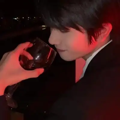 男生霸气侧脸头像高清好看的男生头像冷酷帅气侧脸清晰图片