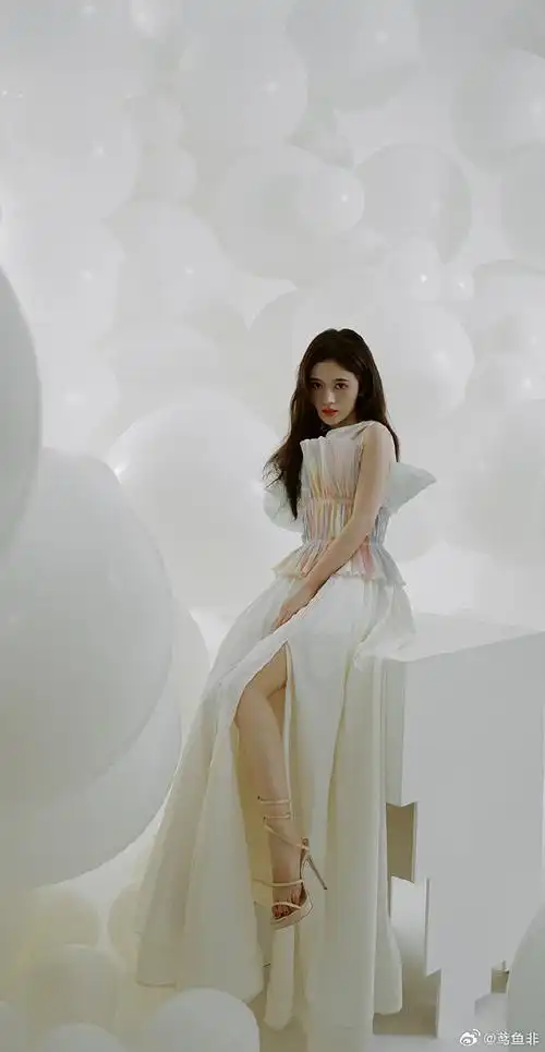 鞠婧祎纯欲穿搭##鞠婧祎杂志