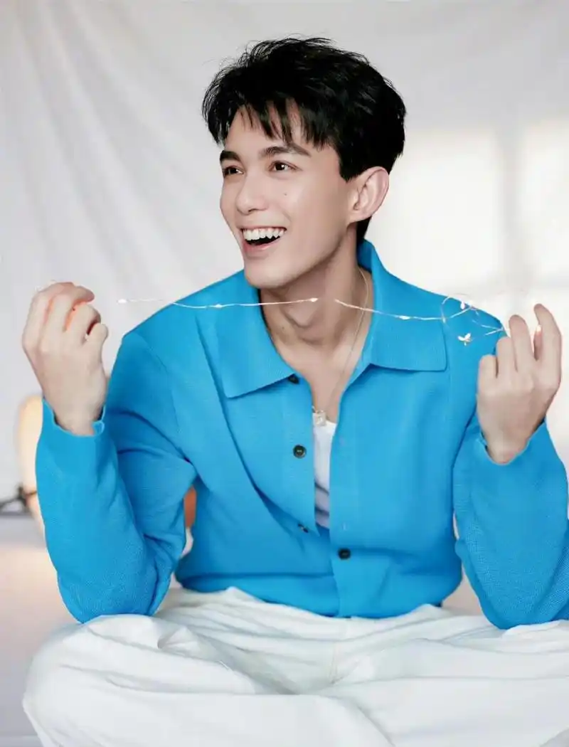 今日蓝系穿搭 吴磊 今日份清爽俊朗的"蓝朋友"