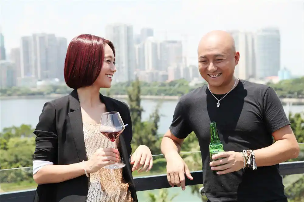 扫黑风暴主演周晓鸥酗酒不羁的摇滚浪子被妻子降服了