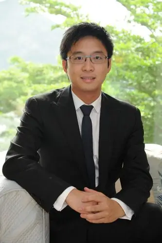 [常务副会长霍启山先生]