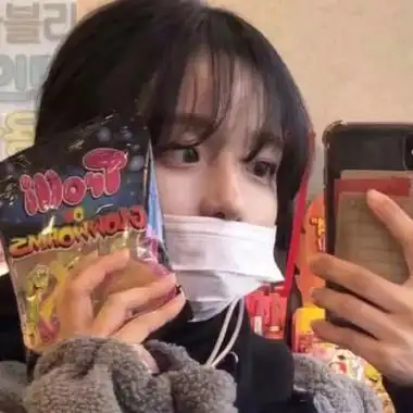 qq头像女生手机遮脸霸气