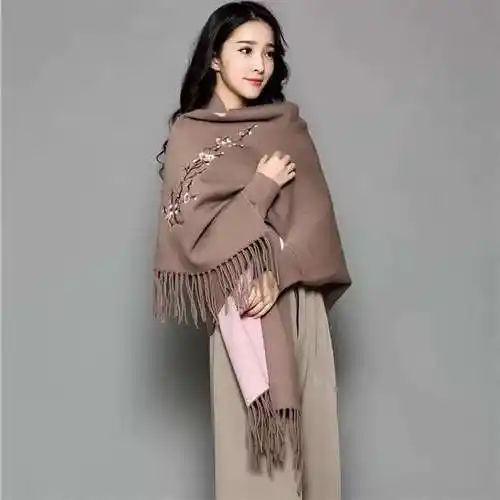 2020春冬新款带袖子披肩加厚斗篷有袖纯色围巾刺绣披肩女披风外套