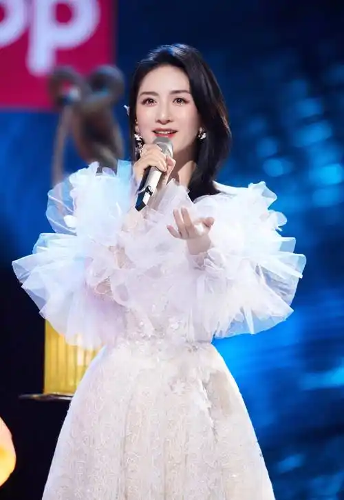 原创当谢娜穿上时尚袜时张杰说老婆你就是我想要的那一个女孩