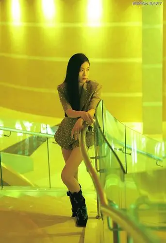 孙芮波点外套性感写真