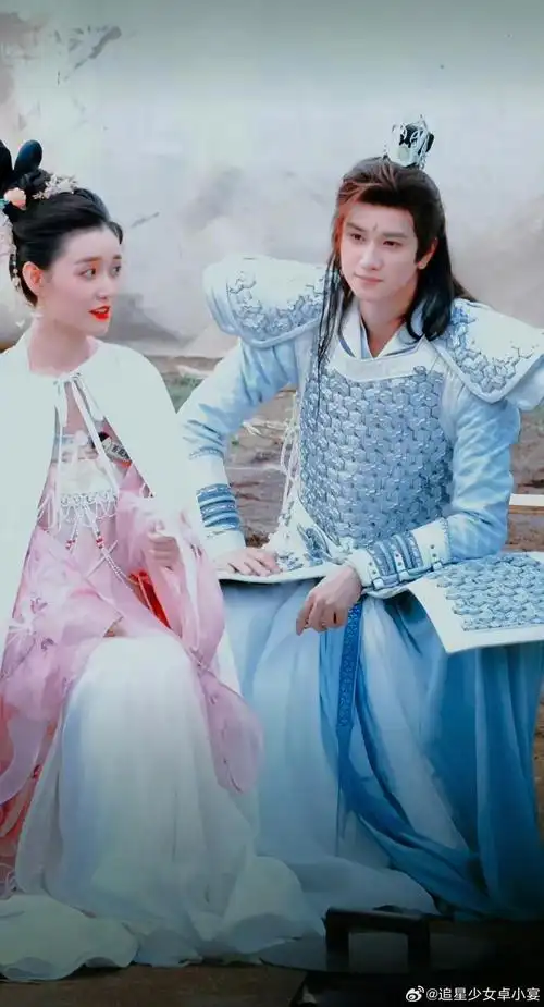 蒋依依敖子逸萌探路透