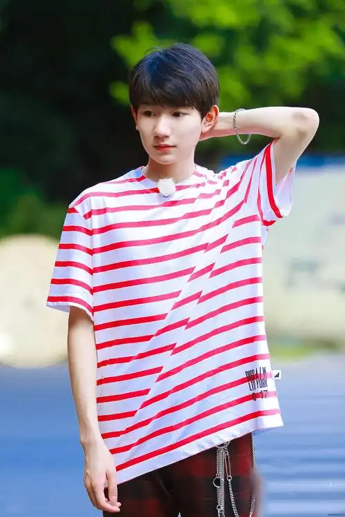 那年夏天的清爽男孩王源打篮球超级热血