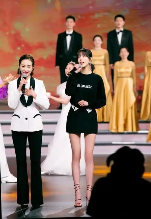 除了无可挑剔的杨幂,最美的腿竟是解约的她 - 李溪芮为什么退出嘉行赔