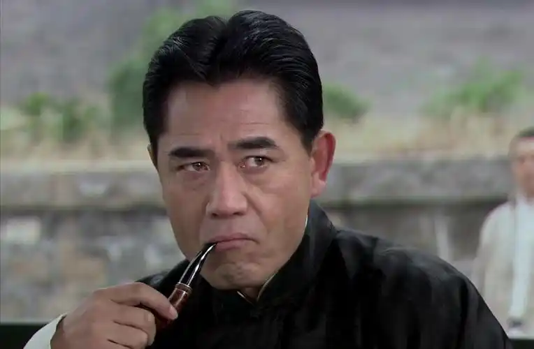 回顾国家一级演员陈宝国因一句话惹麻烦如今怎么样了