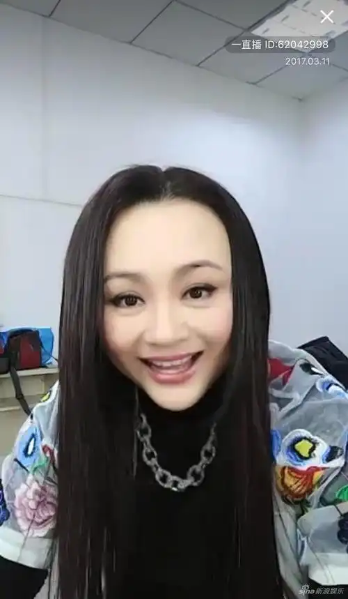 曹颖回应直播发福变脸:真的老了 开始减肥