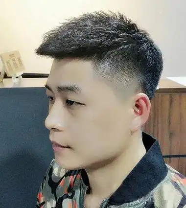 瓜子头短发卡线方位怎么定 男孩要剪瓜子头就剪最好的