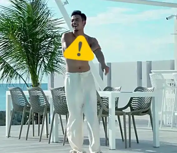 站在刘涛身边的"小包总"必须榜上有名,男演员杨烁那段光着膀子跳舞的