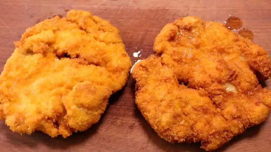 脆皮鸡排的家常做法,外皮脆,内里鲜嫩,色泽金黄,看着就解馋