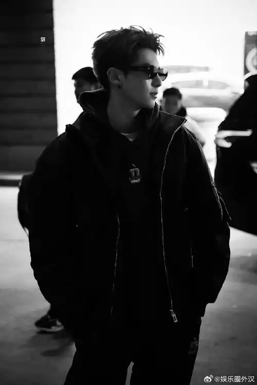 王鹤棣帅的我有心事了##王鹤棣好神的饭拍