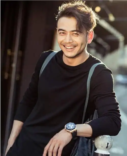 杨烁经纪人工作室15201879909