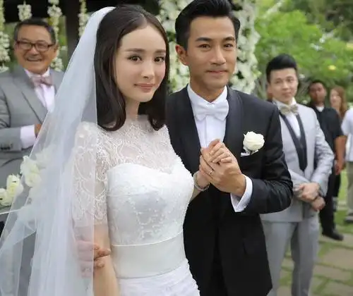 曝杨幂刘恺威分家刘恺威分巨额财产心情好粉丝称不分留过年吗