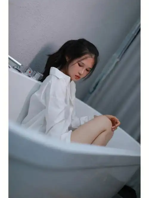 少女心事l纯欲风浴缸写真约拍