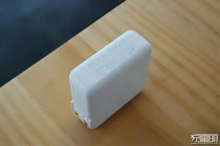 苹果新款61wa1947usbpd充电器详细测评