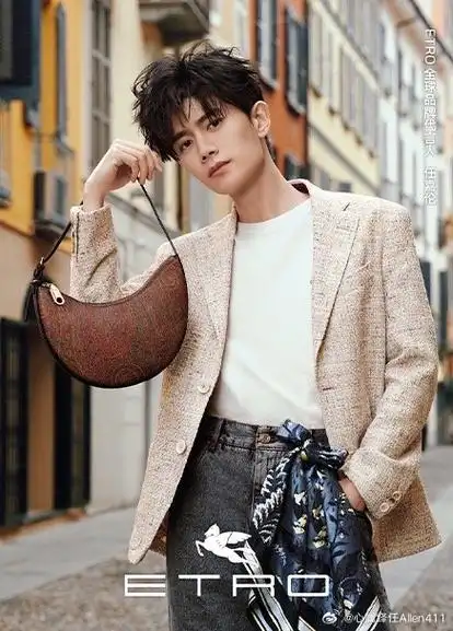 任嘉伦超话12  喜欢你充满治愈的笑容  喜欢你少说多做的个性  喜欢你