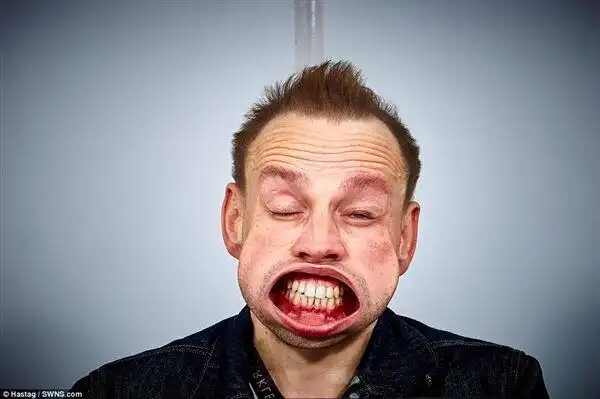 英国民众体验强风摄影棚:面部扭曲刺激(1)