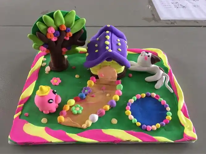 17春幼师2班姑娘们的粘土手工作品