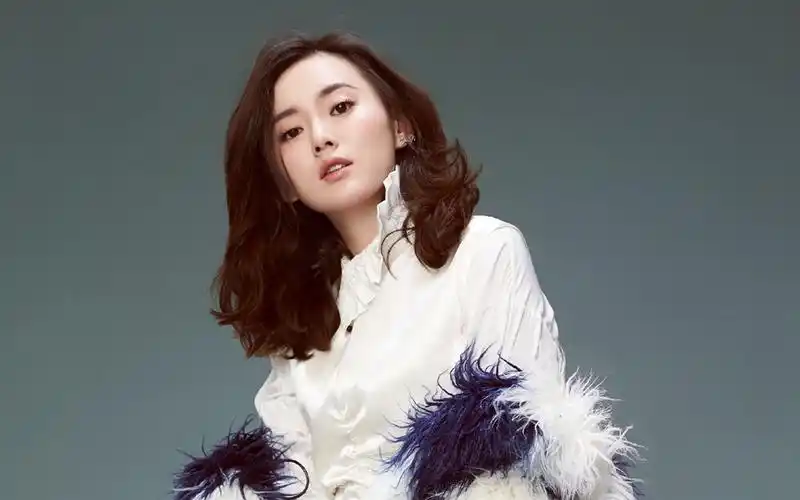 江铠同率性优雅冬日时尚写真图片桌面壁纸