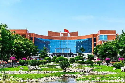 东北师范大学校内建筑景观