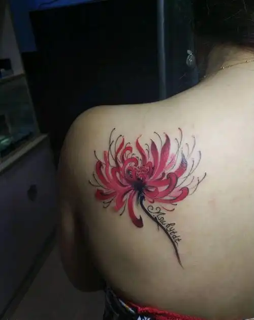 彼岸花纹身图片肩部纹身图案