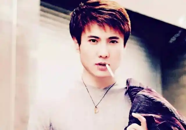 从"军艺校草",到喜剧界的"大佬",沈腾到底经历了什么?