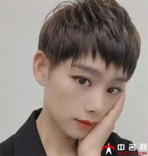帅气2021超短发图片女中性气质短发发型超帅的