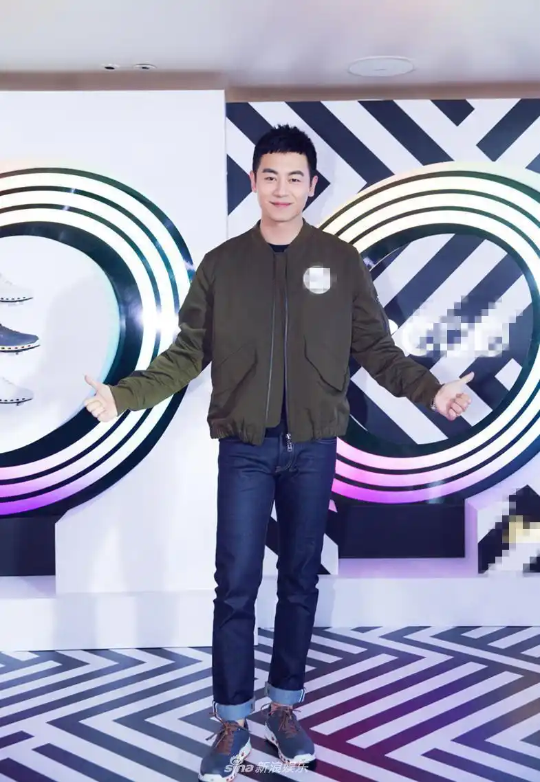 组图:朱亚文帅气现身上海 休闲打扮尽显型男气质_高清图集_新浪网