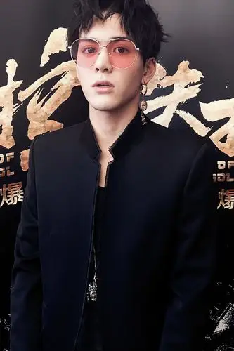 组图:"大眼仔"曾舜晞雅痞亮相新片发布会_高清图集_新浪网