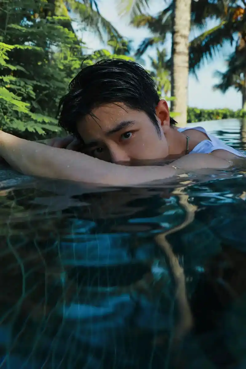 新图,这胸肌肌肉,爱了爱了#向全世界安利肖战 #这谁顶得住啊 - 抖音