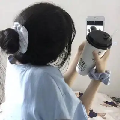 不露脸系列女头高清好看的女生真人头像不露脸图片