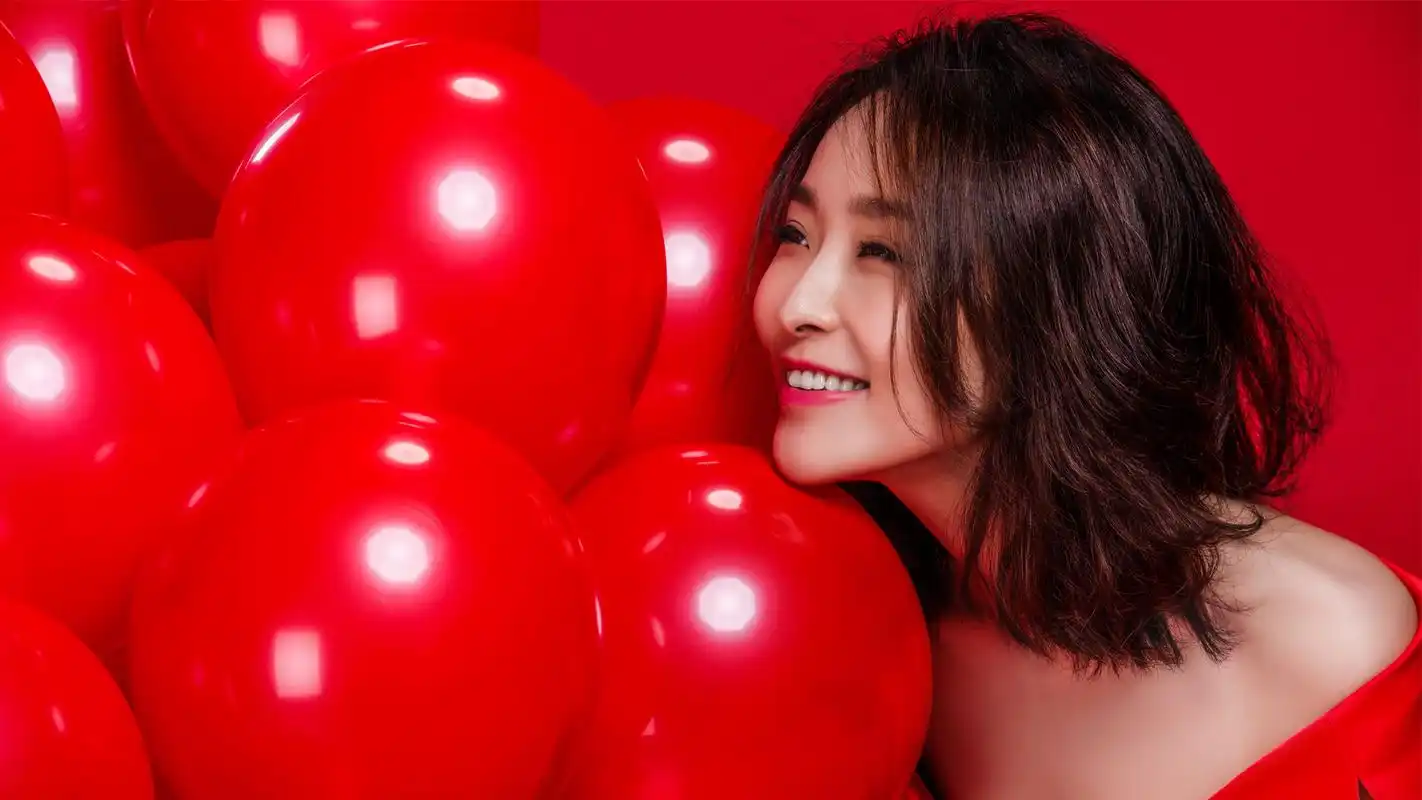 演员李曼写真高清桌面壁纸