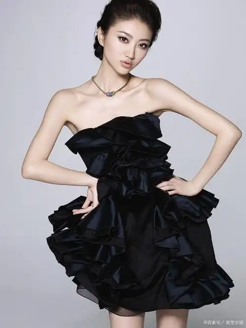 知名女演员景甜发表"不当"言论评论巴以冲突,网络热议不断