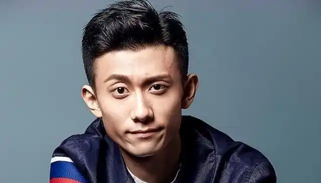 张一山和34岁女星拍吻戏! 看清她的正脸后, 网友 亏了