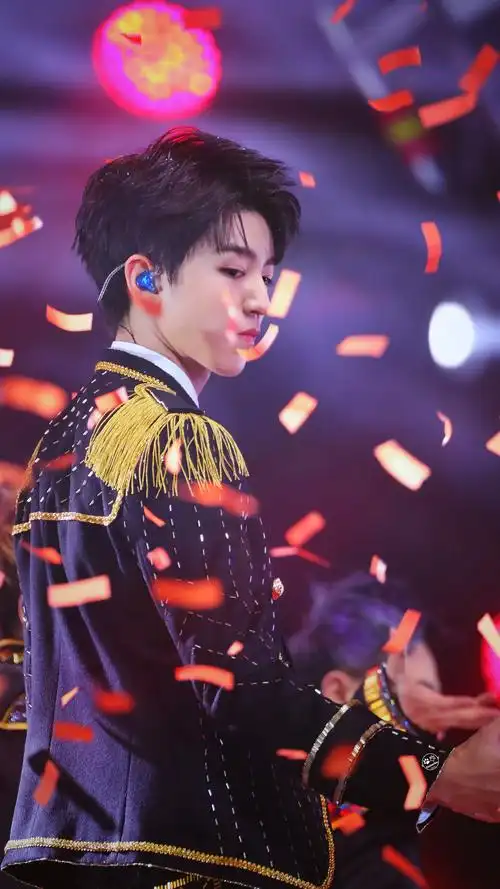 王俊凯 2017.08.13 tfboys南京四周年演唱会 图源cr.logo