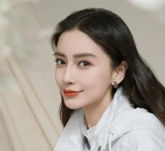 杨颖被封杀已成定局?疯马秀风波升级,黄晓明评论区彻底沦陷