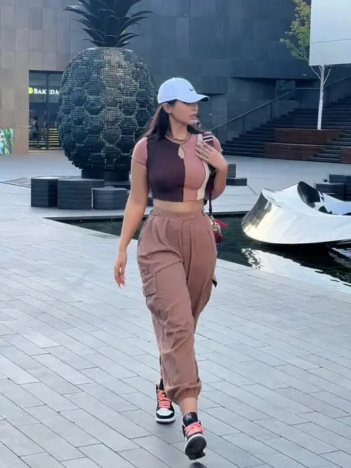 178cm 170斤ootd|女巨人出街🦦