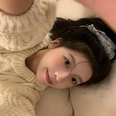 简单的头像 干净女生