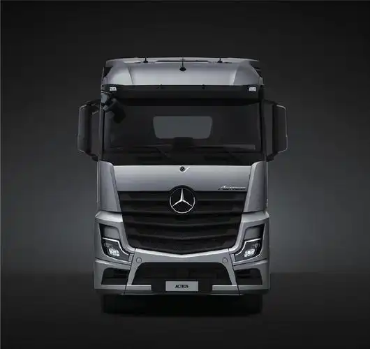 奔驰首台国产重卡阿克托斯于今日正式上市,该车共推出8款车型,售价